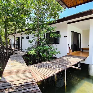 Koh Chang hotels &amp; apartments, all accommodations in Koh Chang